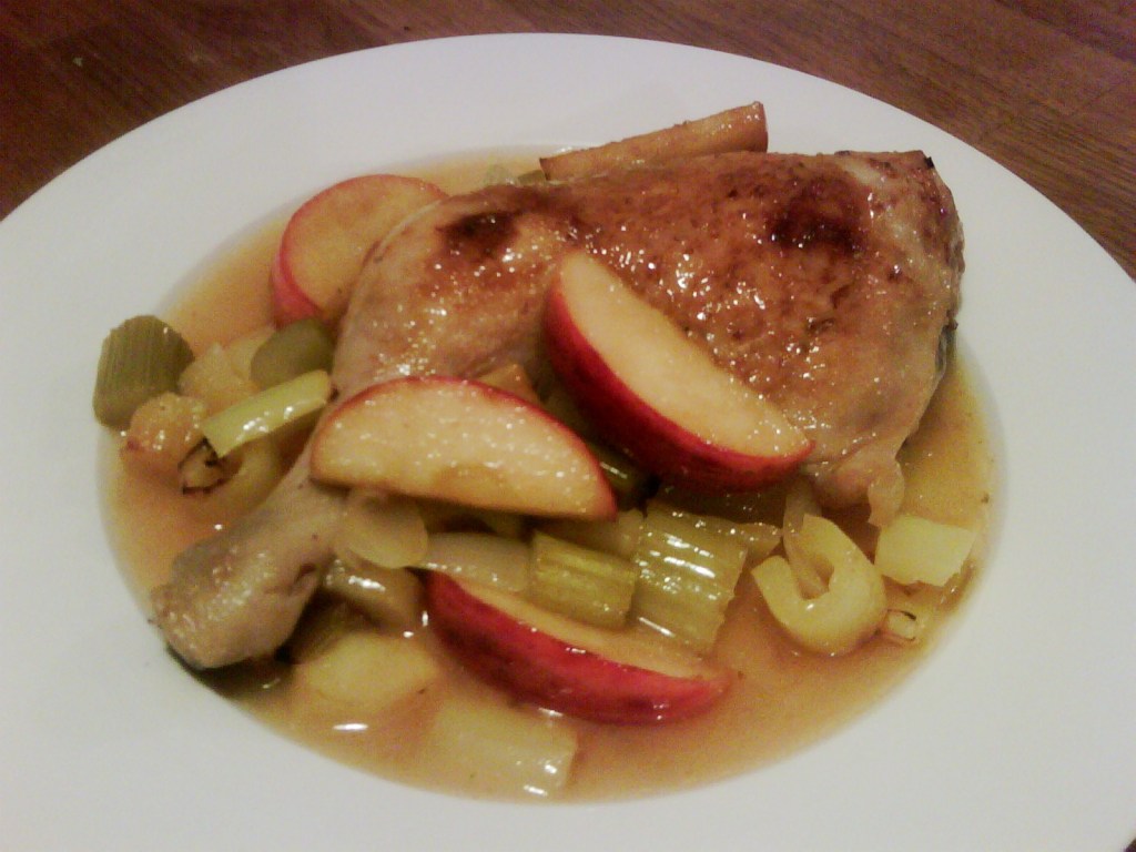 CHICKEN & APPLE&nbsp;POT