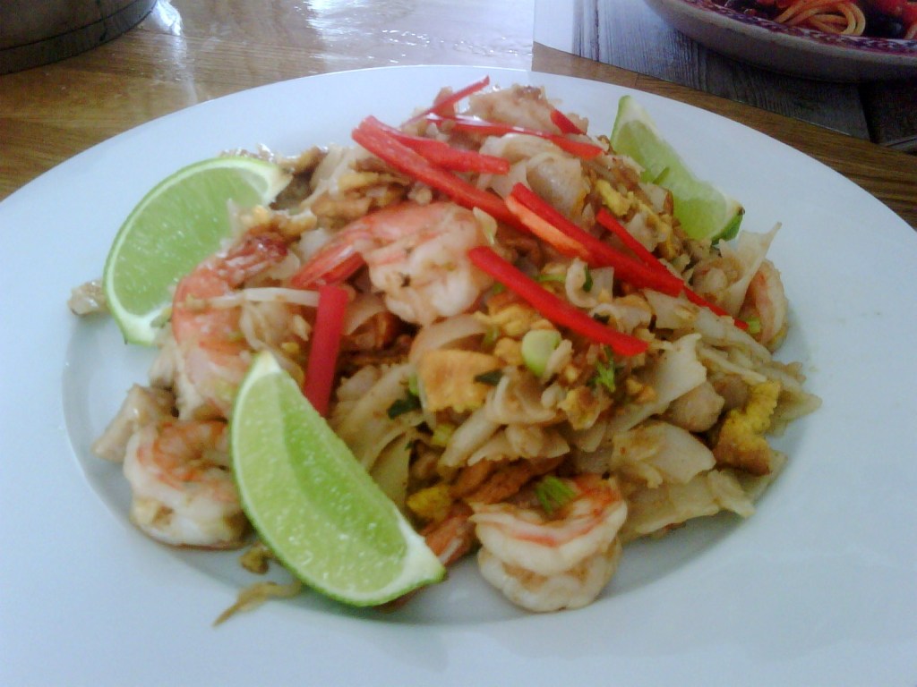 KUAYTIAW PHAT THAI (Pad Thai) aka Thai Fried Noodles with&nbsp;Prawns