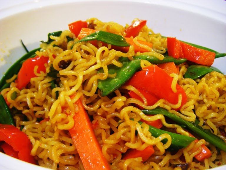 30-Min Meal: BBQ Pork Spareribs & Stirfry Indo Mee Goreng with Veggies
