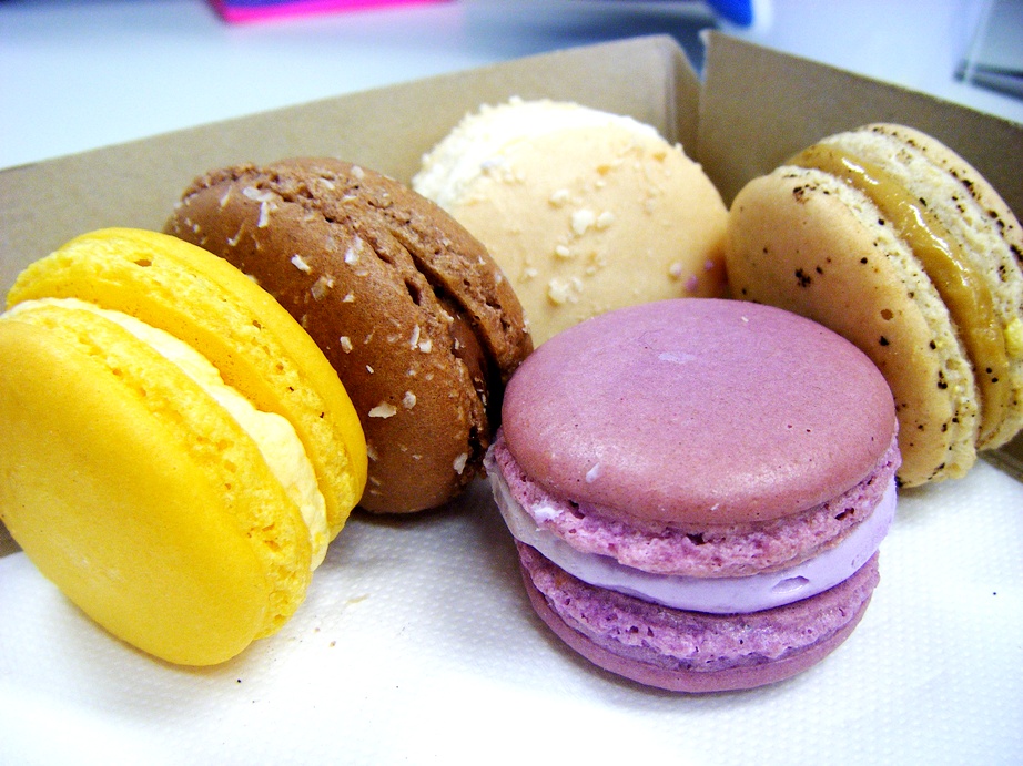 Macarons from Café Vue VS Nikos Café VS Lindt